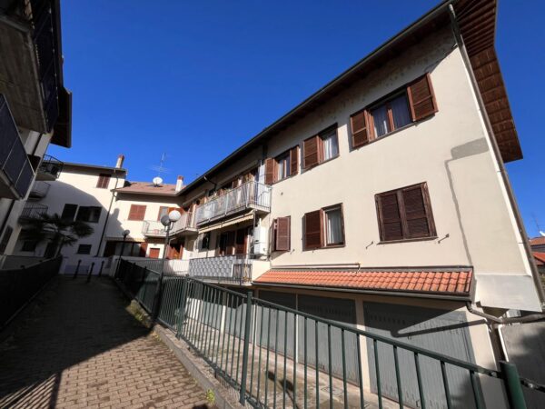 Trilocale via Quadro Sant'Antonio 22, Centro, Arconate