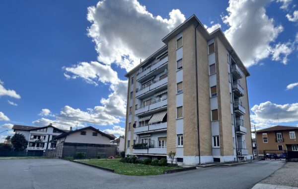 Trilocale via Tenda 7, Ronchi, Gallarate