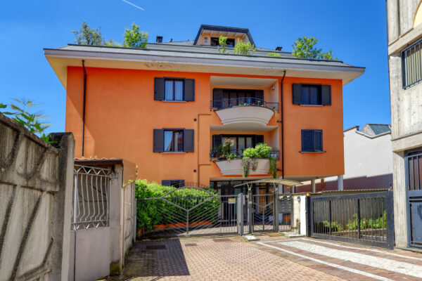 Trilocale via Gioacchino Rossini 7, San Michele, Busto Arsizio
